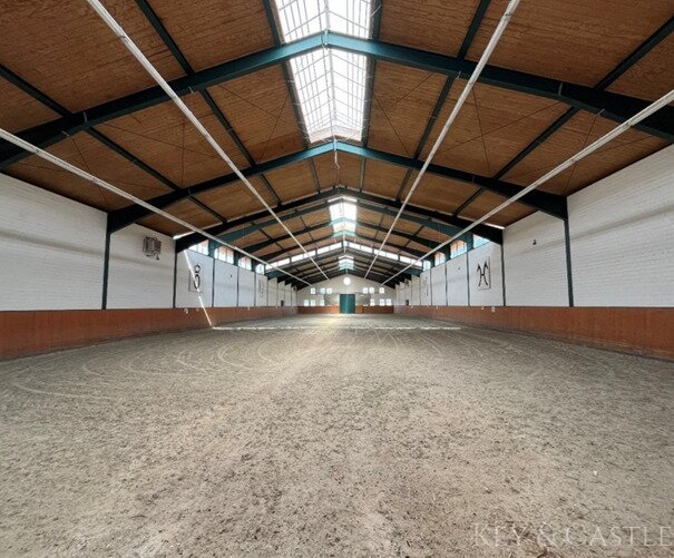 Exklusives Anwesen nahe Emden: Leben mit Pferd auf zauberhafter Reitanlage mit denkmalgeschütztem Bauernhaus