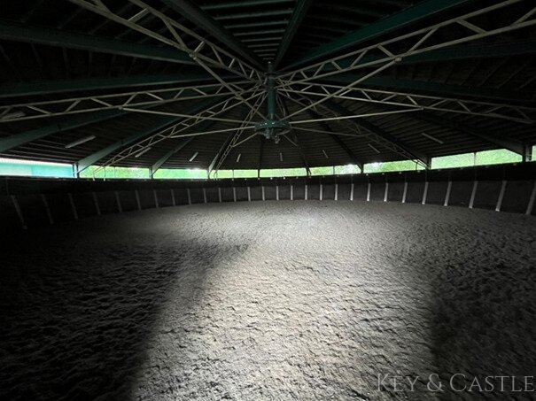 Exklusives Anwesen nahe Emden: Leben mit Pferd auf zauberhafter Reitanlage mit denkmalgeschütztem Bauernhaus