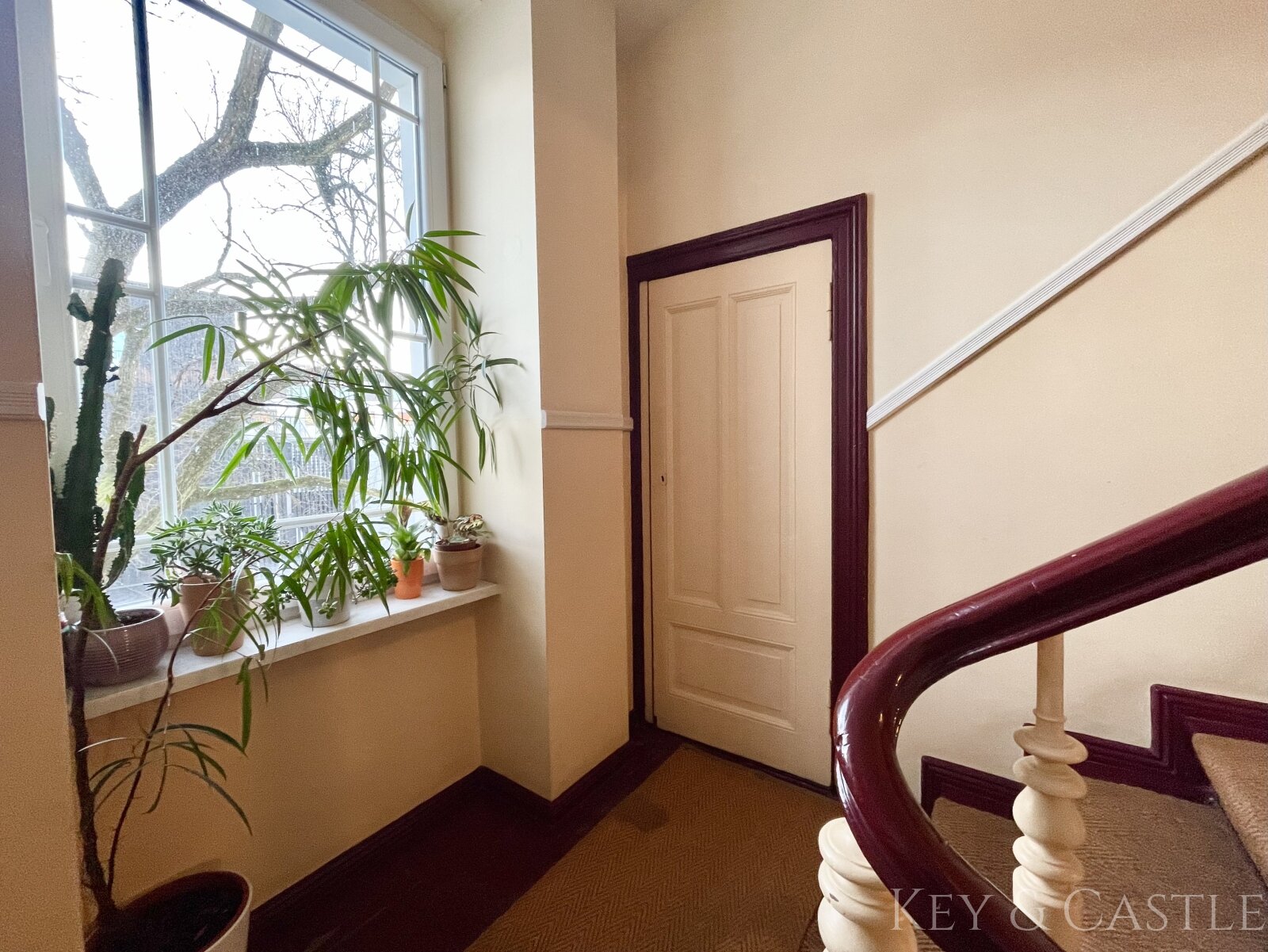 Wunderschöne Maisonette-Wohnung mit Sauna, Dachterrasse und Kamin über den Dächern von Alt-Tegel