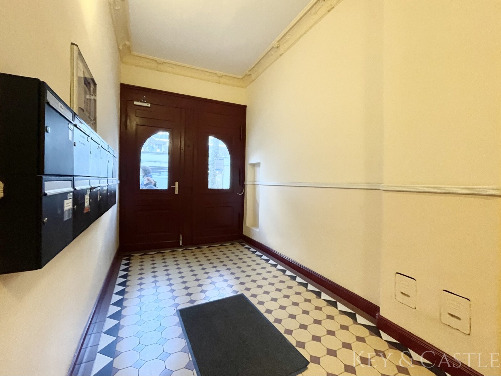Wunderschöne Maisonette-Wohnung mit Sauna, Dachterrasse und Kamin über den Dächern von Alt-Tegel