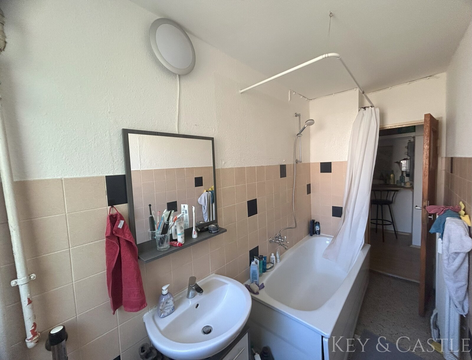 2-Zimmer-Wohnung mit Balkon nahe Schloss Charlottenburg