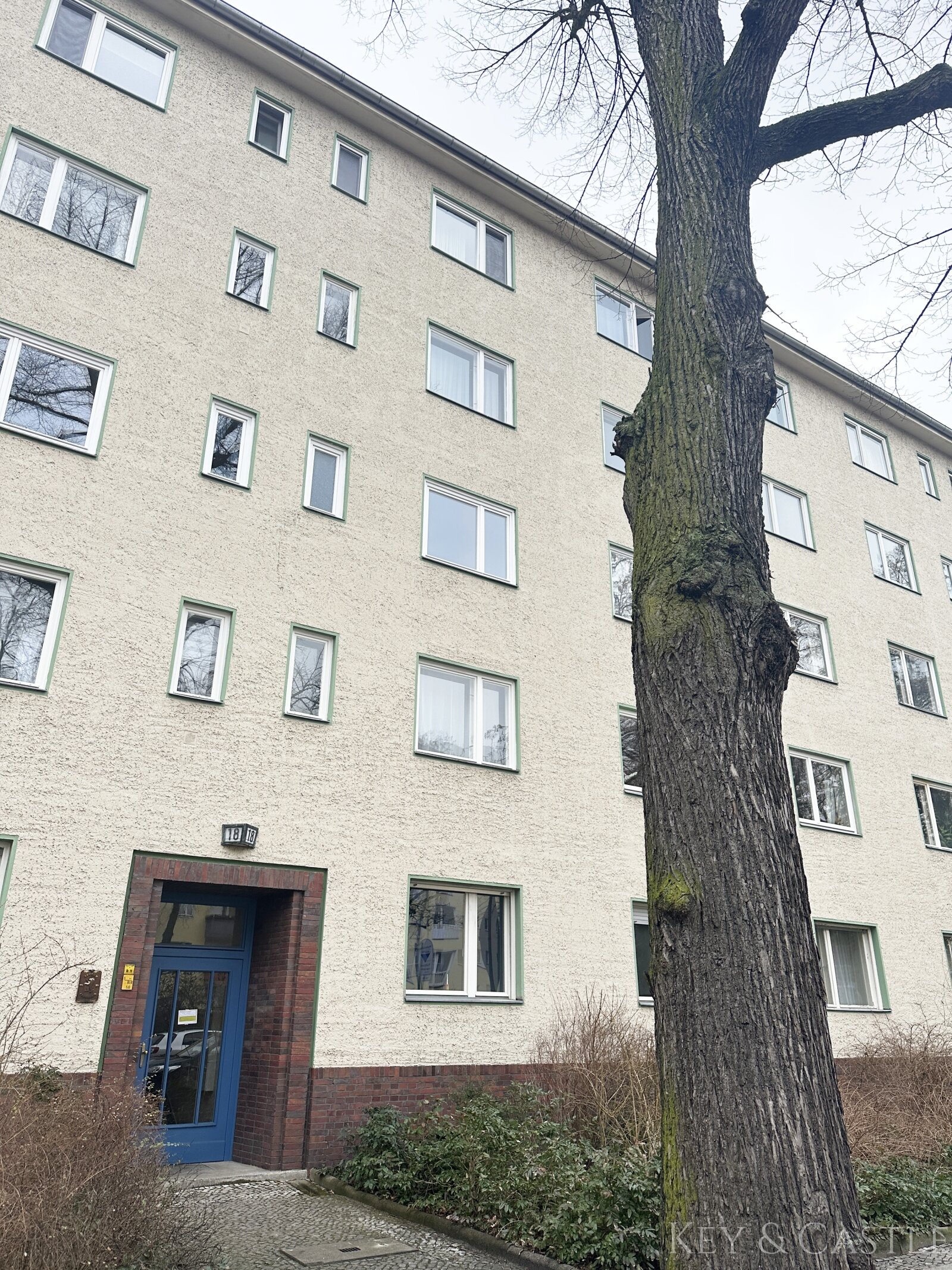 Perfekte Singlewohnung  in Wilmersdorf - komplett saniert