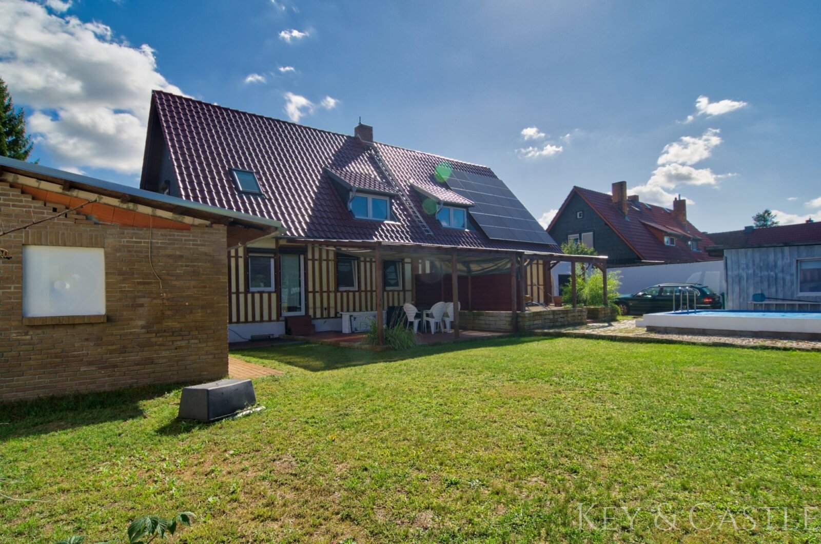 Ihr persönliches Paradies mit Pool, Garten & Einliegerwohnung