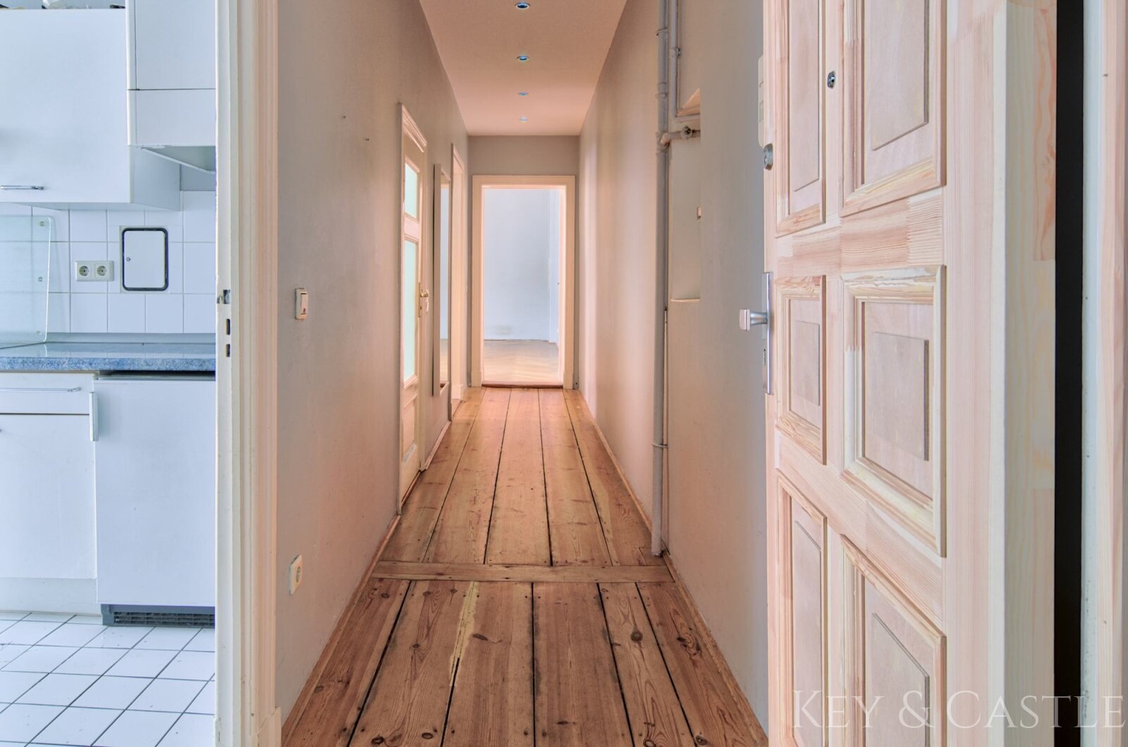 Stilvolle Altbauwohnung mit hohen Decken – 2 Zimmer in Schöneberg