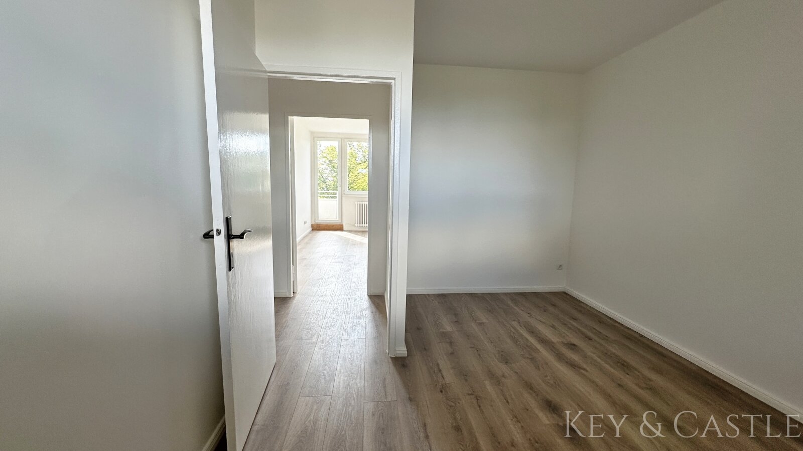 Wedding: 3-Zimmer Wohnung - renoviert mit Parkett und Balkon