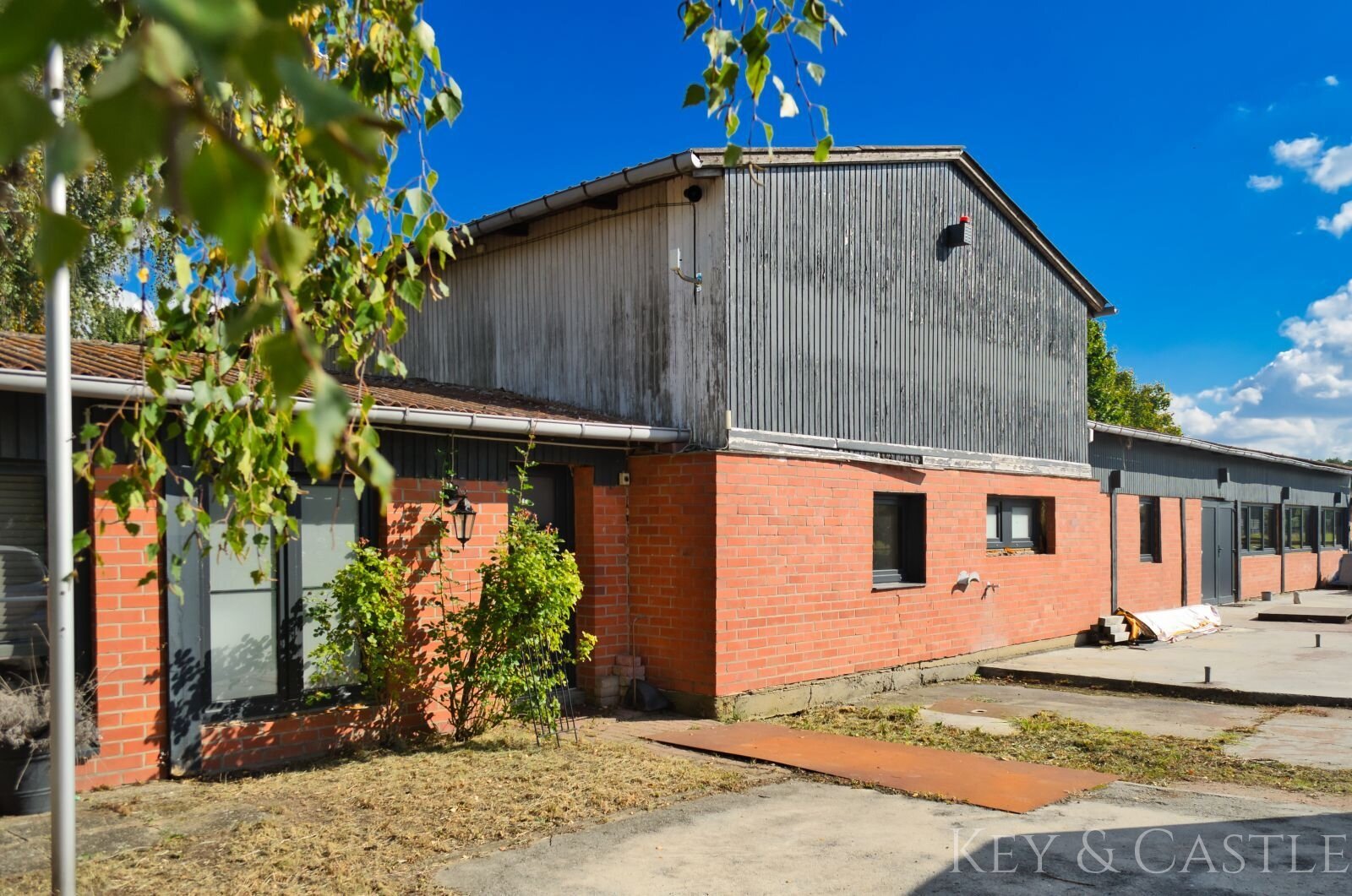 Einmalige Lage- Reitsportanlage bei Potsdam mit 16 Hektar arrondiertem Land