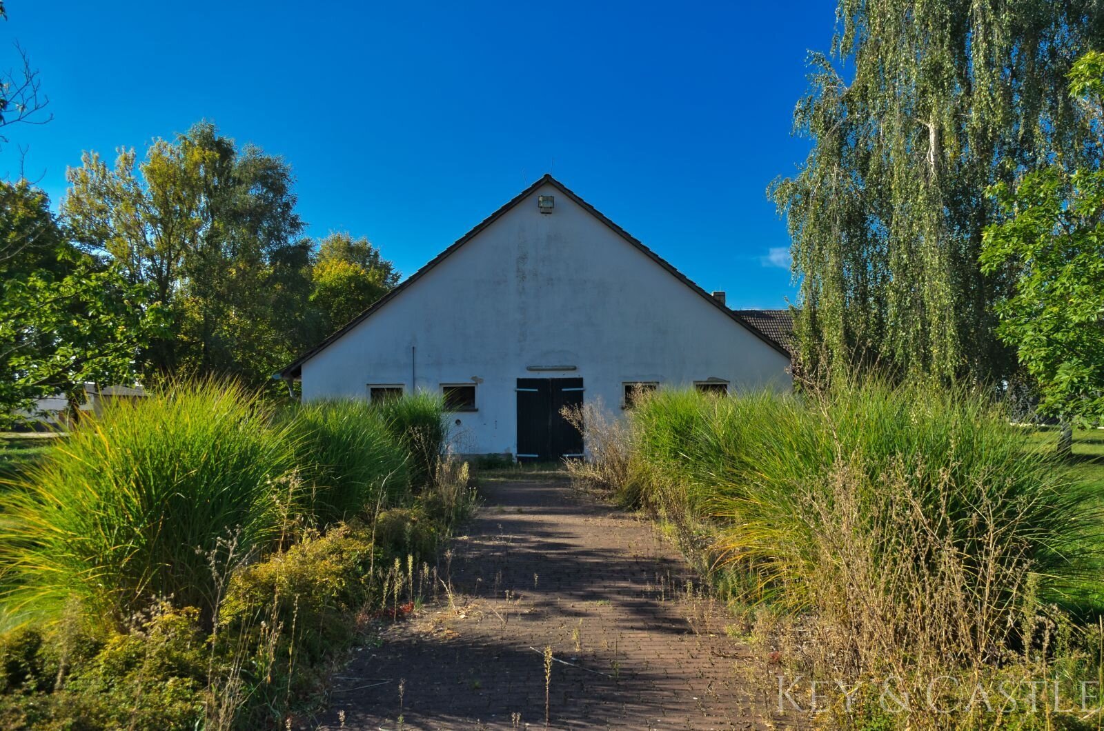 Einmalige Lage- Reitsportanlage bei Potsdam mit 16 Hektar arrondiertem Land