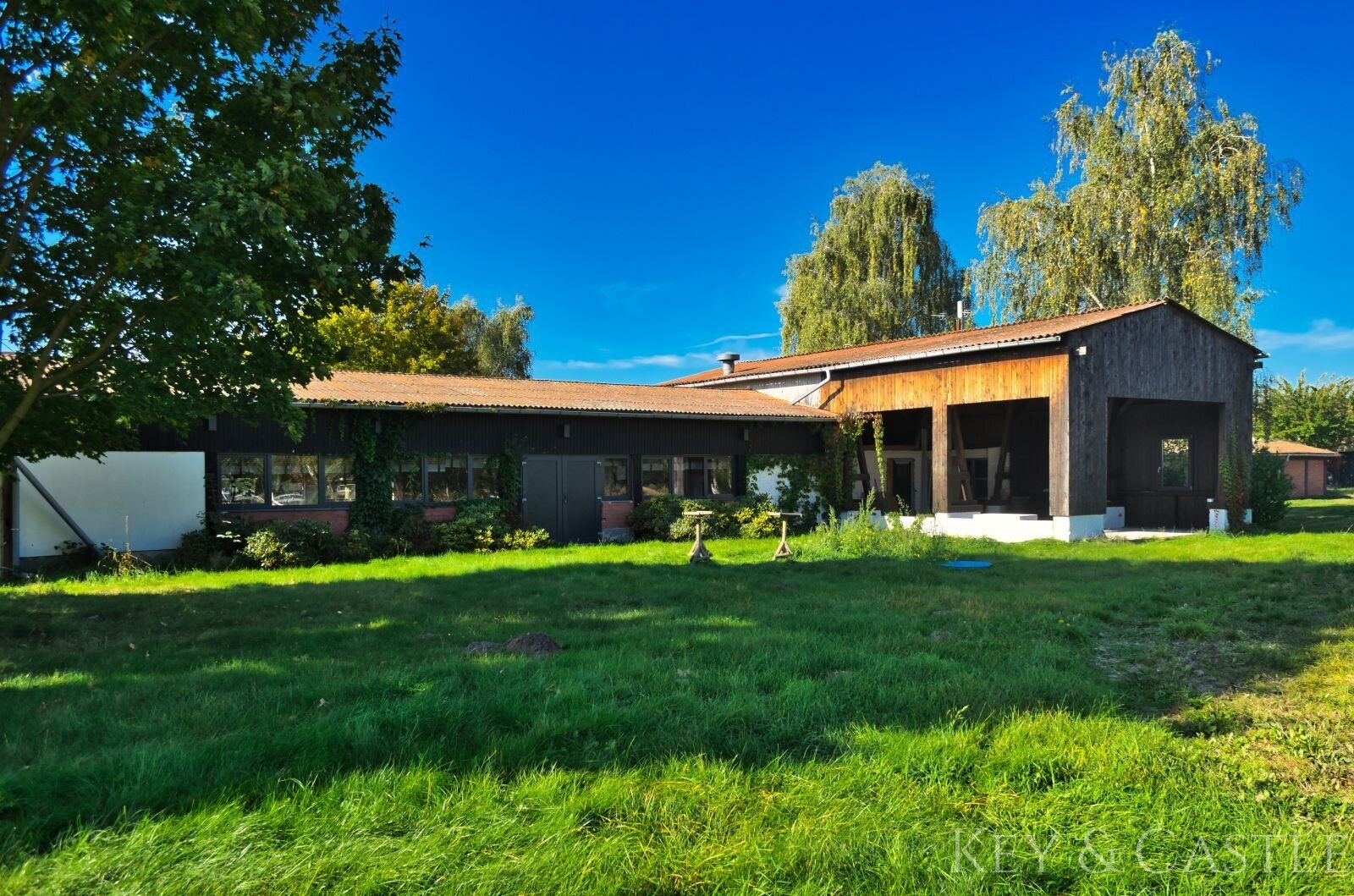 Einmalige Lage- Reitsportanlage bei Potsdam mit 16 Hektar arrondiertem Land