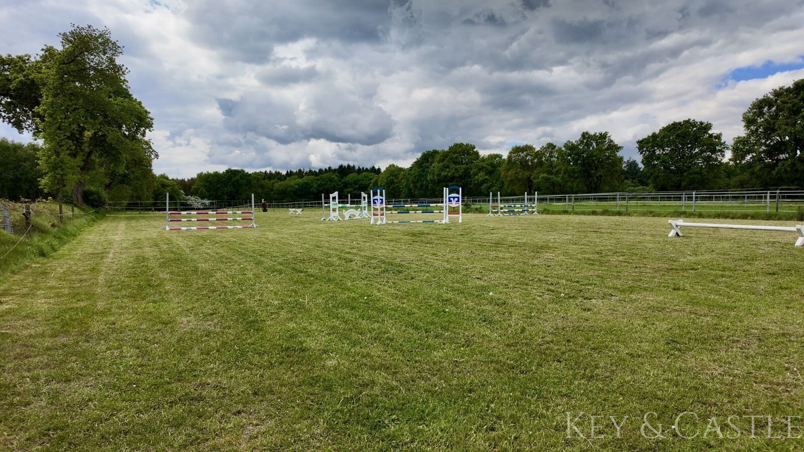 Äußerst gepflegte Reitsportanlage in bester Lage zwischen Natur, Stadt und Nordsee