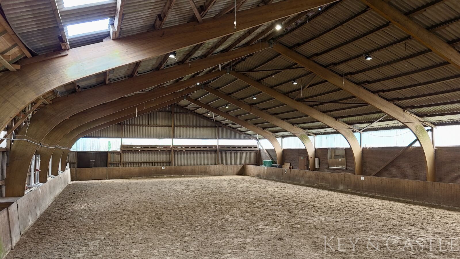 **provisionsfrei**Gepflegte Reitanlage mit erstklassigen Trainingsmöglichkeiten und Wohnhaus