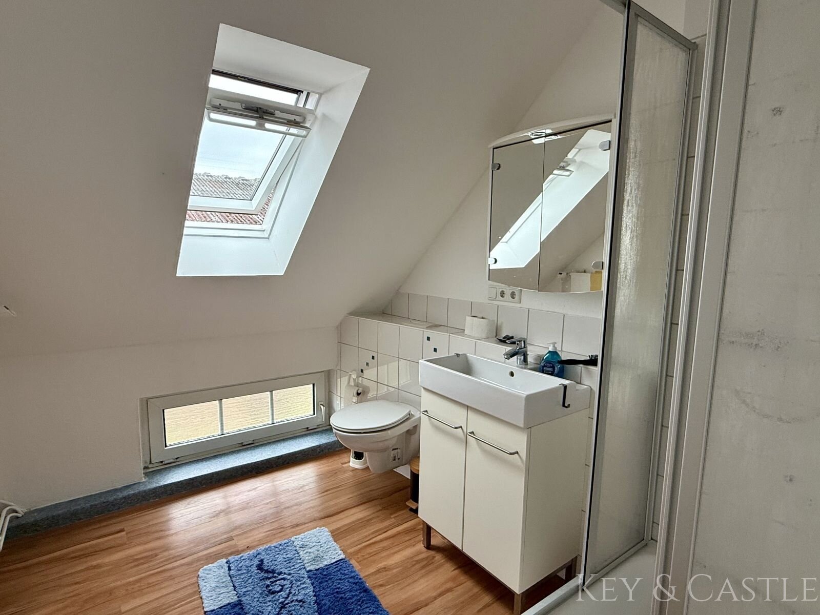 **provisionsfrei**Gepflegte Reitanlage mit erstklassigen Trainingsmöglichkeiten und Wohnhaus