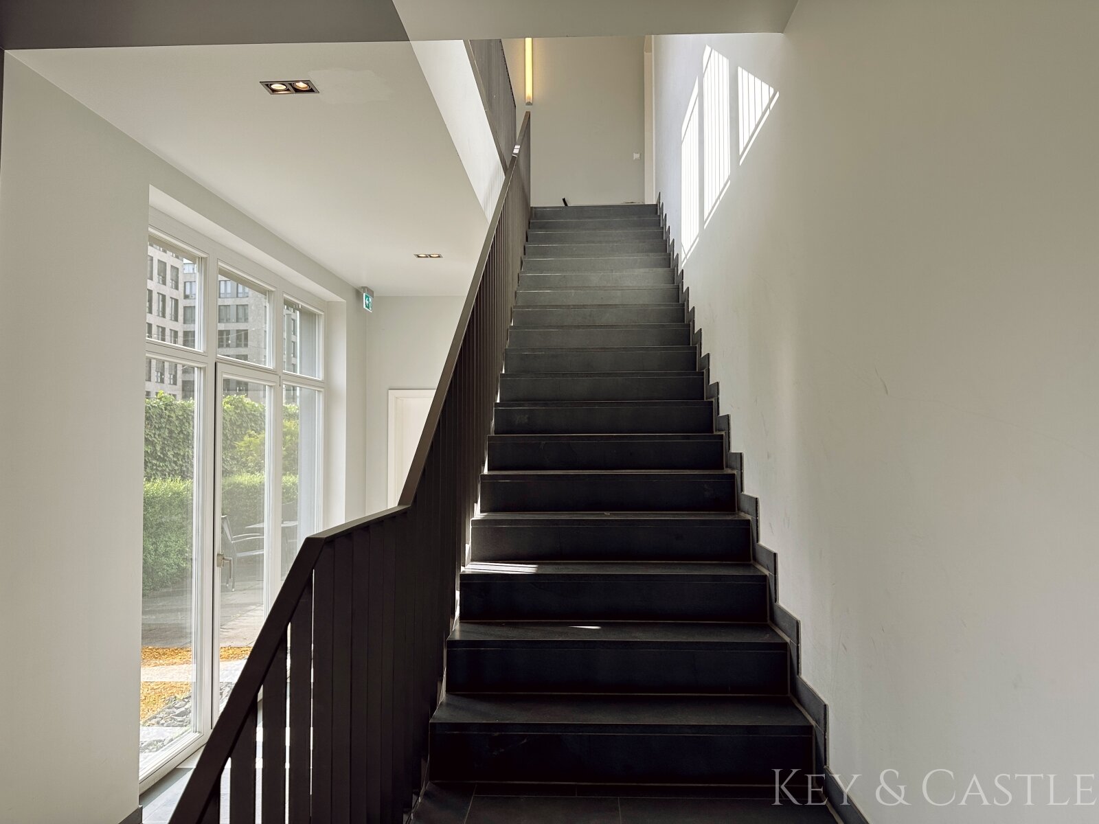 Dachterrasse am Nordbahnhof: Unverbaubarer Blick nach Westen