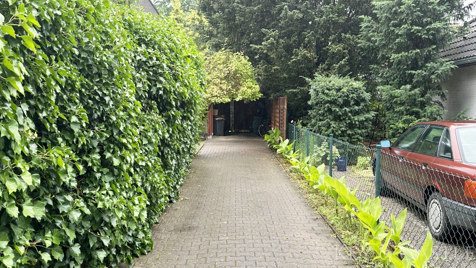 Heiligensee: Reihenmittelhaus mit Kamin und Südausrichtung in eigenen Garten