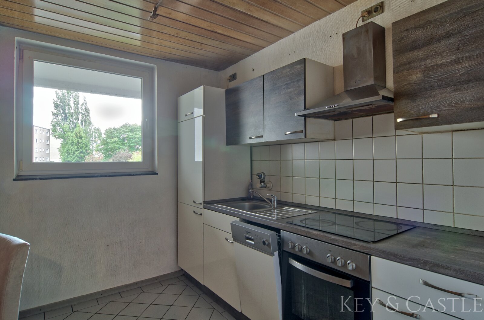 2-Zimmer-Wohnung mit Süd-/Südwest-Loggia und Stellplatz/Gesundbrunnen