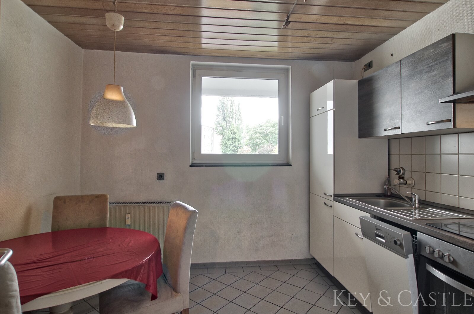 2-Zimmer-Wohnung mit Süd-/Südwest-Loggia und Stellplatz/Gesundbrunnen