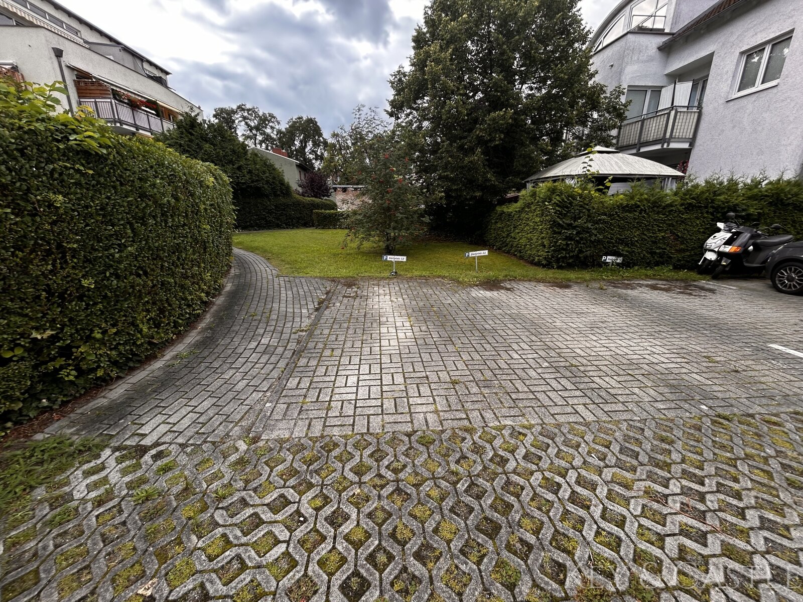 Berlin-Grünau: Helle 1-Zimmer-Wohnung mit Balkon & Stellplatz nahe der Dahme