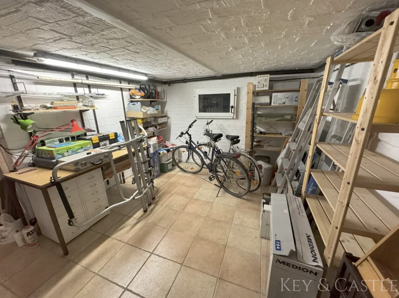  2-Zimmer Wohnung mit Wintergarten in Zehlendorf in ruhiger Nebenstraße und unmittelbarer Parklage