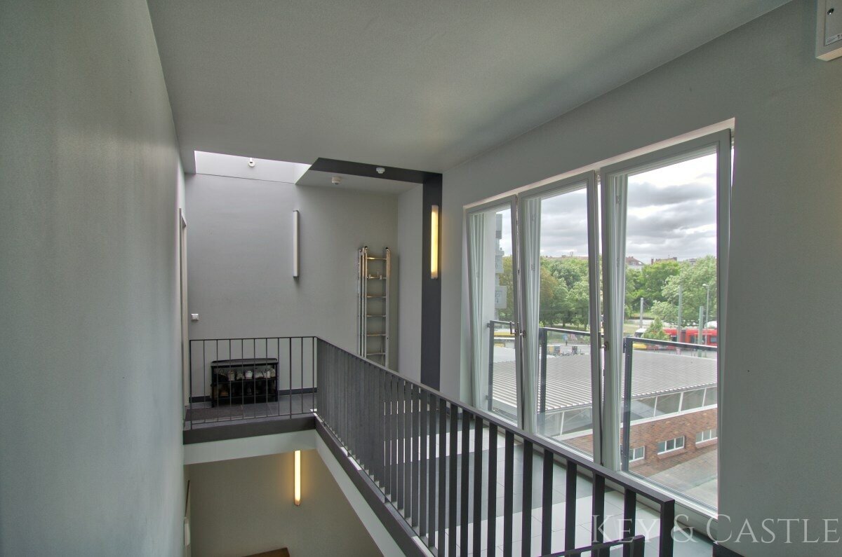 Studio mit Dachterrasse in Mitte