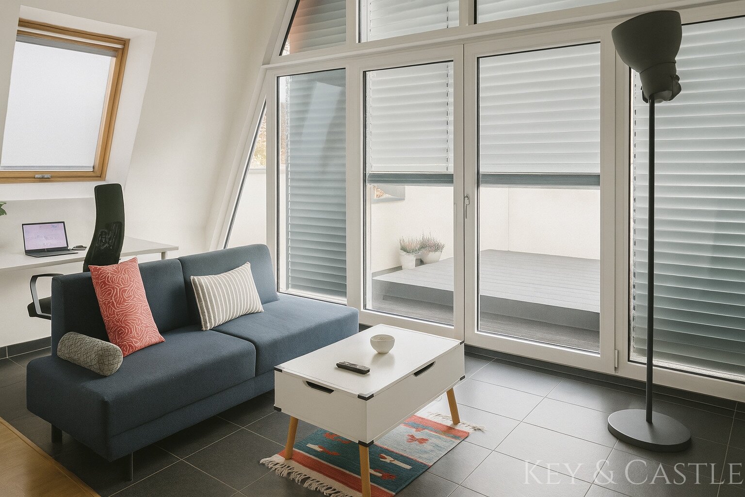 Elegantes High-End-Penthouse mit privater Etagenzufahrt und großzügigen Außenbereichen