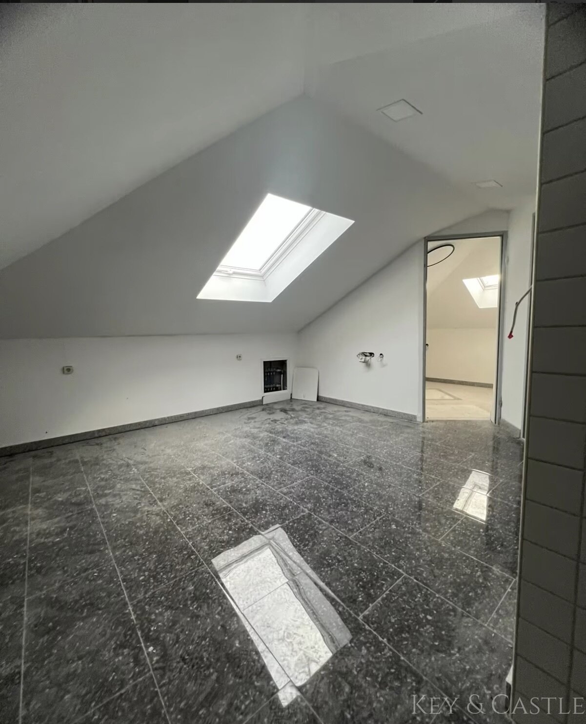 Modernes Neubauhaus mit Garten und Doppelgarage