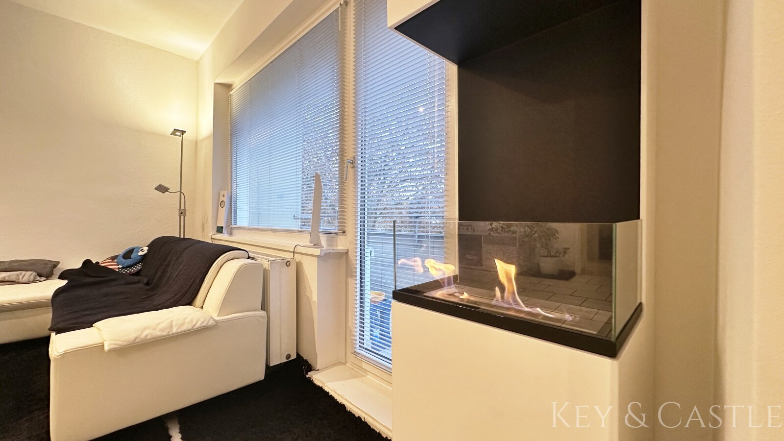 2 oder 3 Zimmer? Lichtdurchflutete Fachsanierung mit Südbalkon & Gartenmitnutzung