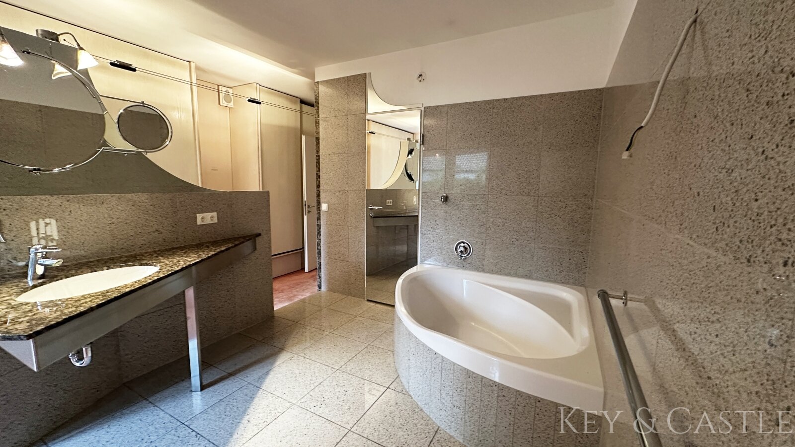 Exklusives Maisonette-Refugium in Bestlage Zehlendorf: Gartenidyll & flexibles Wohnkonzept