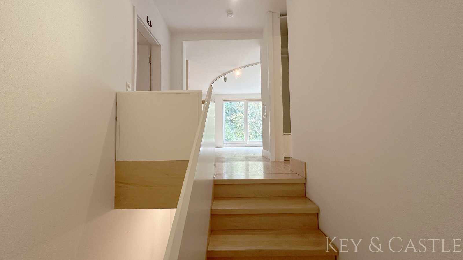 Exklusives Maisonette-Refugium in Bestlage Zehlendorf: Gartenidyll & flexibles Wohnkonzept