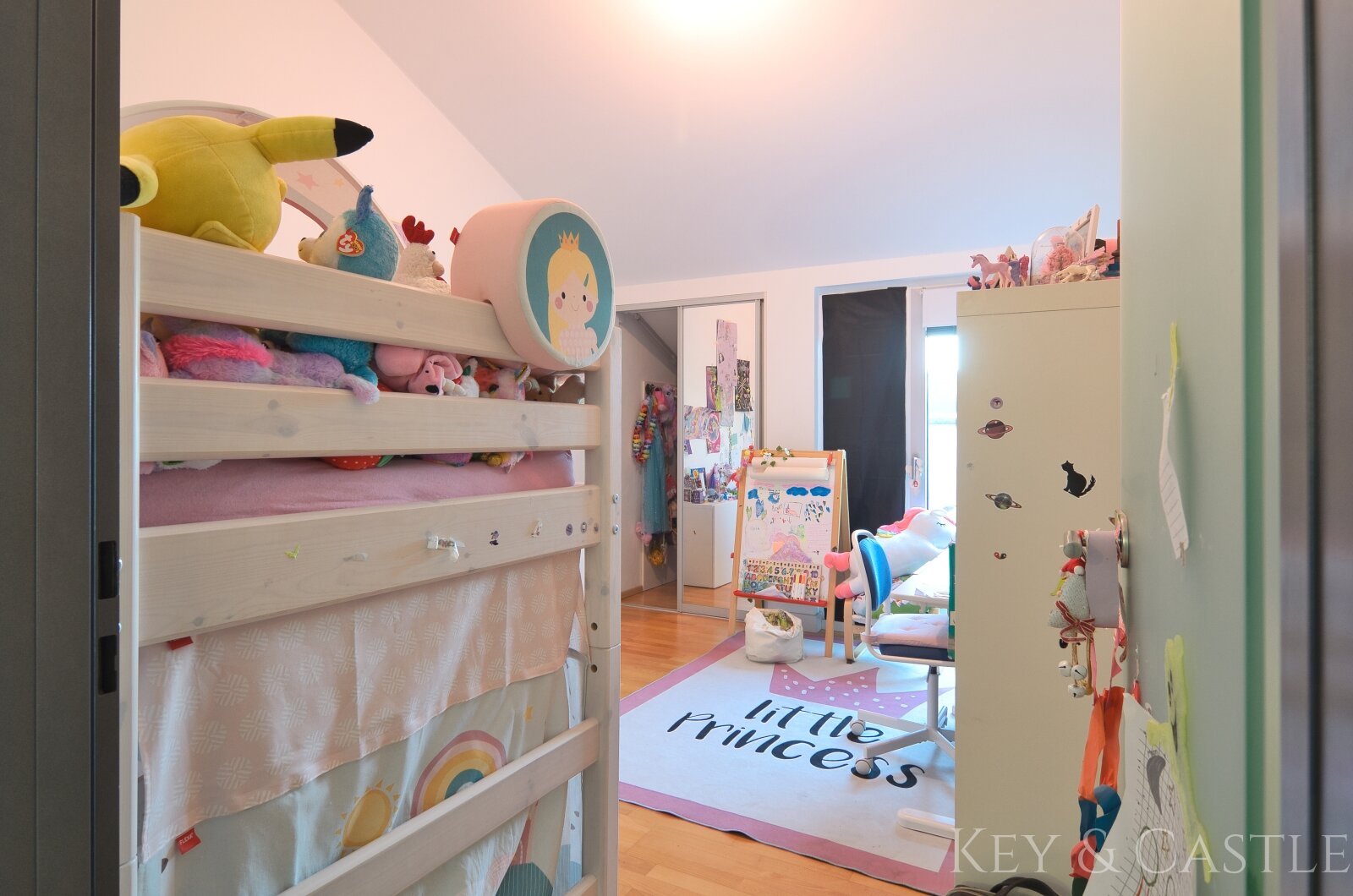 Luxus-Penthouse über den Dächern Berlins – Privater Aufzug & Dachterrasse