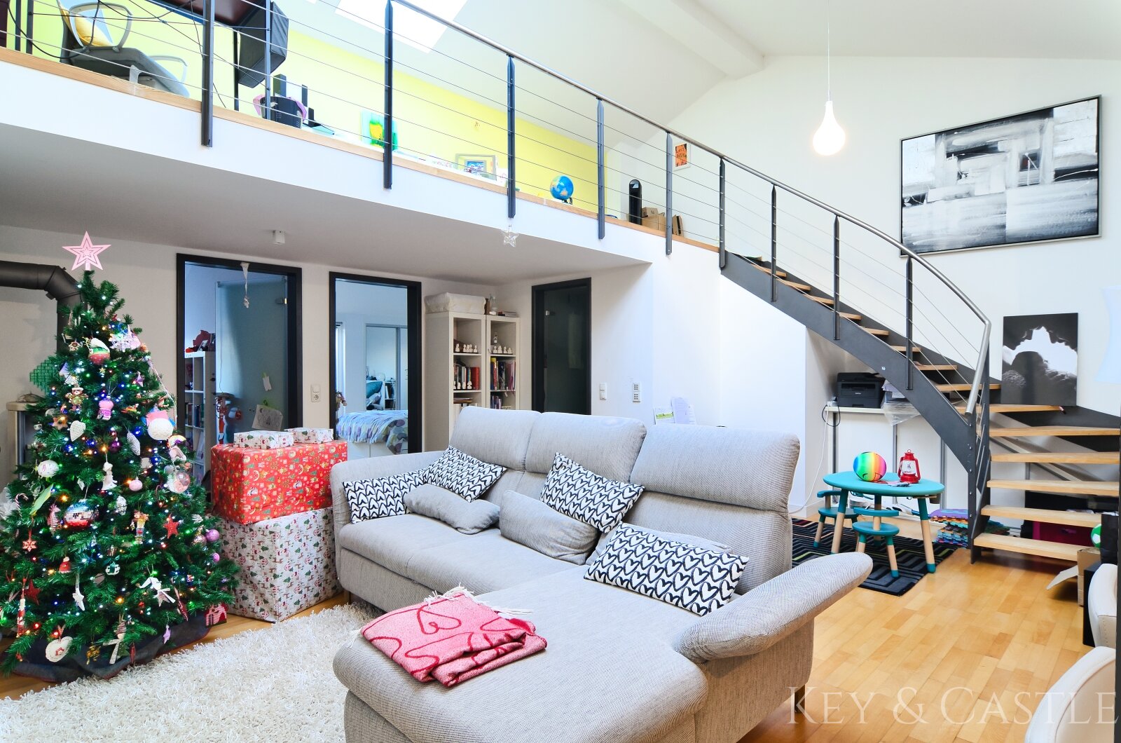 Luxus-Penthouse über den Dächern Berlins – Privater Aufzug & Dachterrasse