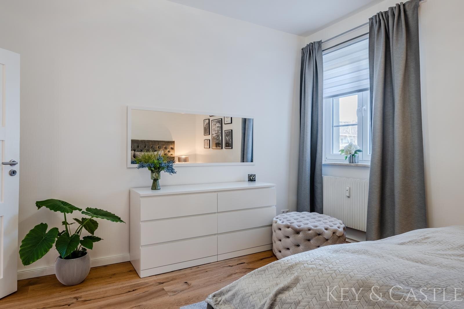 Einziehen & wohlfühlen: Kernsanierte 4-Zimmer-Wohnung mit Balkon & Extrafläche