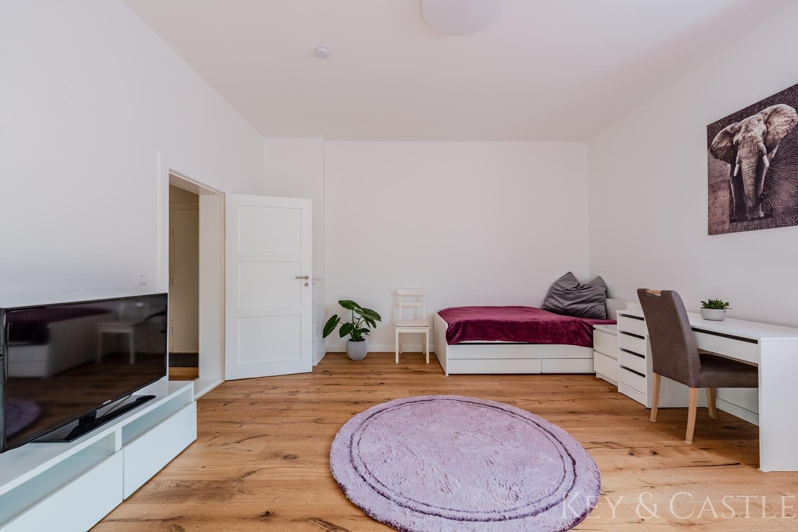 Einziehen & wohlfühlen: Kernsanierte 4-Zimmer-Wohnung mit Balkon & Extrafläche