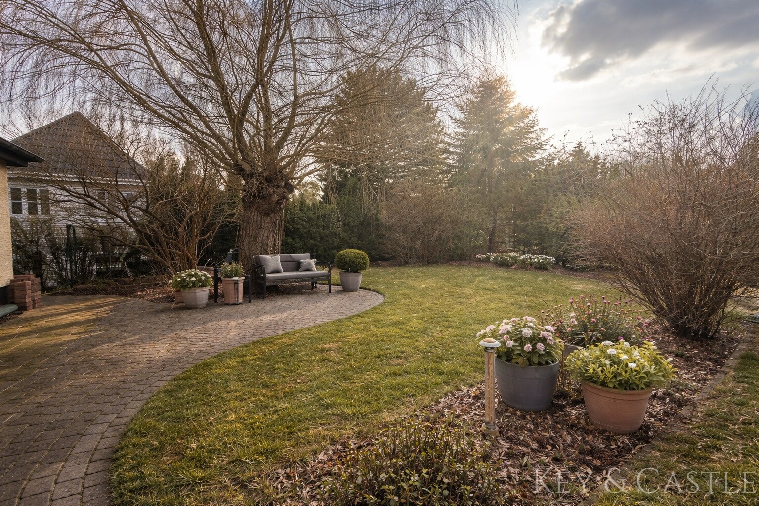 Einfamilienhaus mit Pool und viel Potenzial in ruhiger, begehrter Lage von Glienicke/Nordbahn
