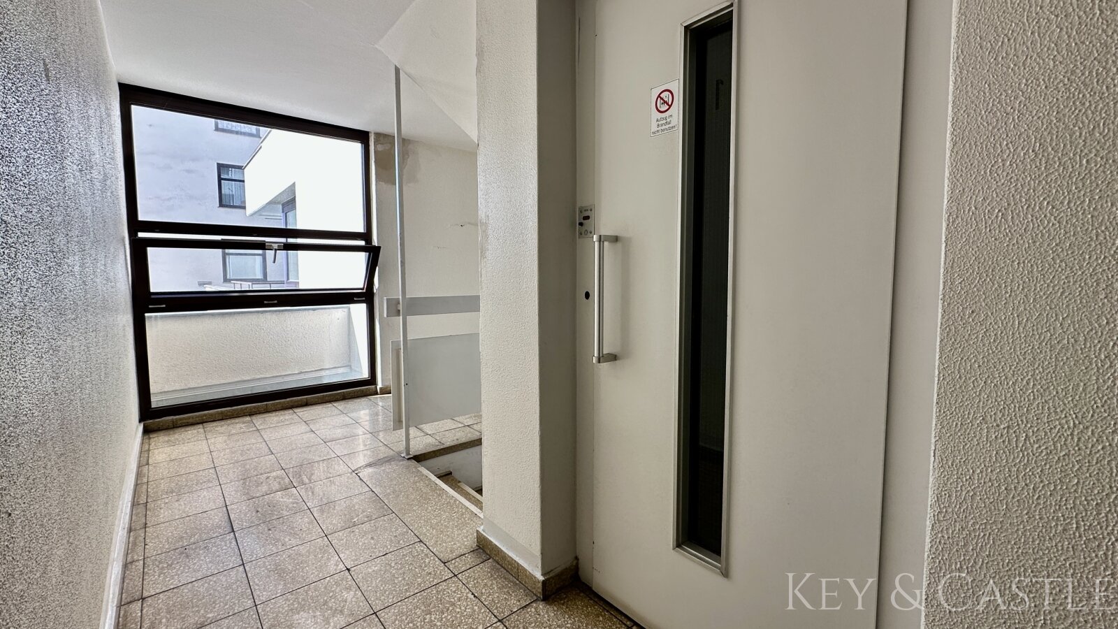Bezugsfrei im Westend: Apartment mit Terrasse und Stellplatz