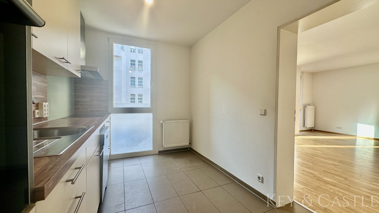 Direkt Einziehen: Sanierter Wohntraum mit West-Balkon und Parkett