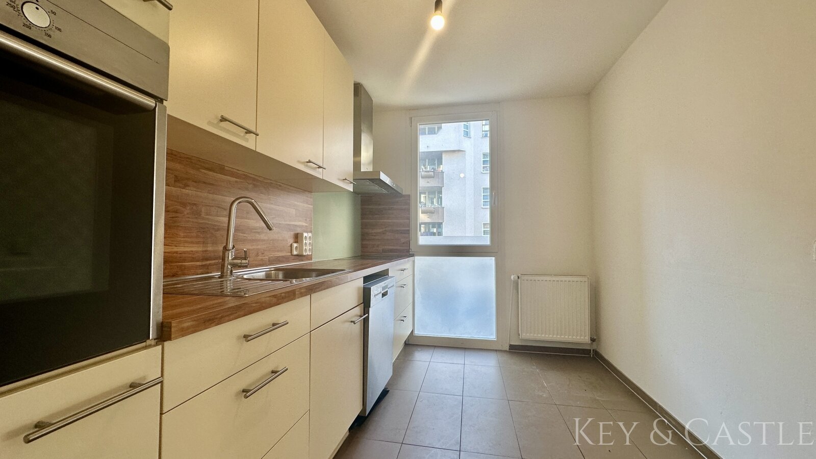 Direkt Einziehen: Sanierter Wohntraum mit West-Balkon und Parkett