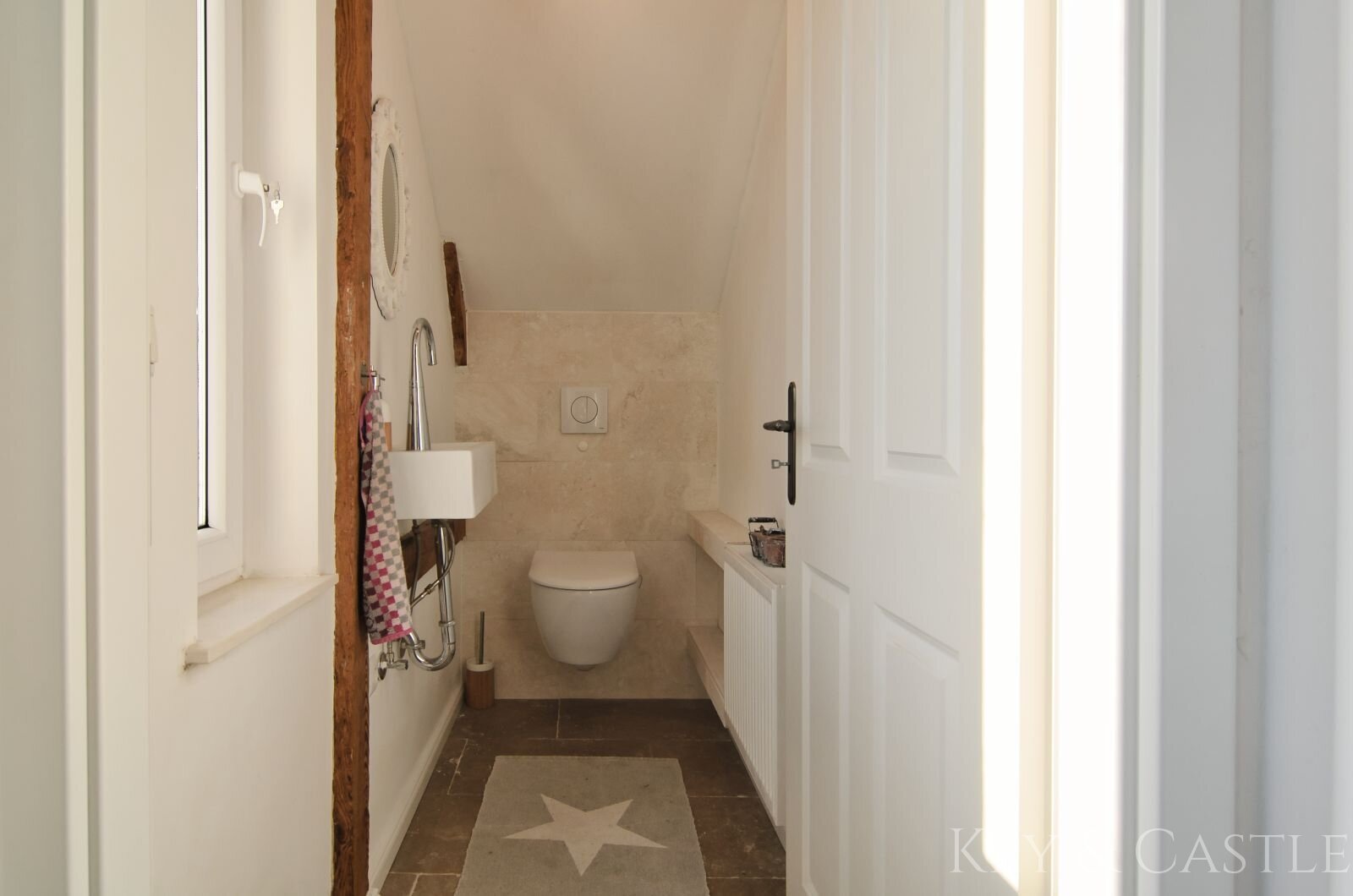 Kernsaniertes Einfamilienhaus mit Pferdehaltung in Oberkrämer 