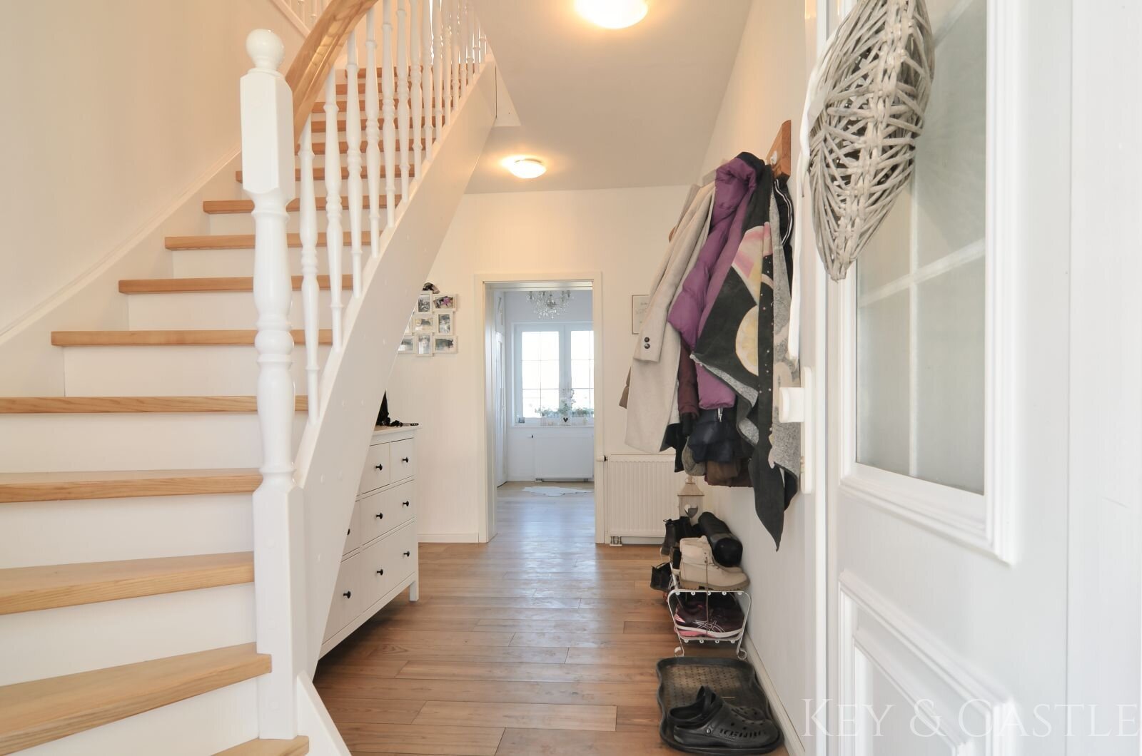 Kernsaniertes Einfamilienhaus mit Pferdehaltung in Oberkrämer 