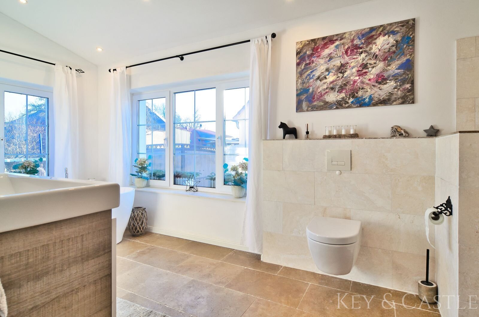 Kernsaniertes Einfamilienhaus mit Pferdehaltung in Oberkrämer 