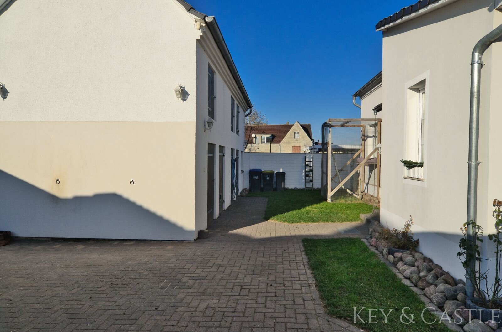 Kernsaniertes Einfamilienhaus mit Pferdehaltung in Oberkrämer 