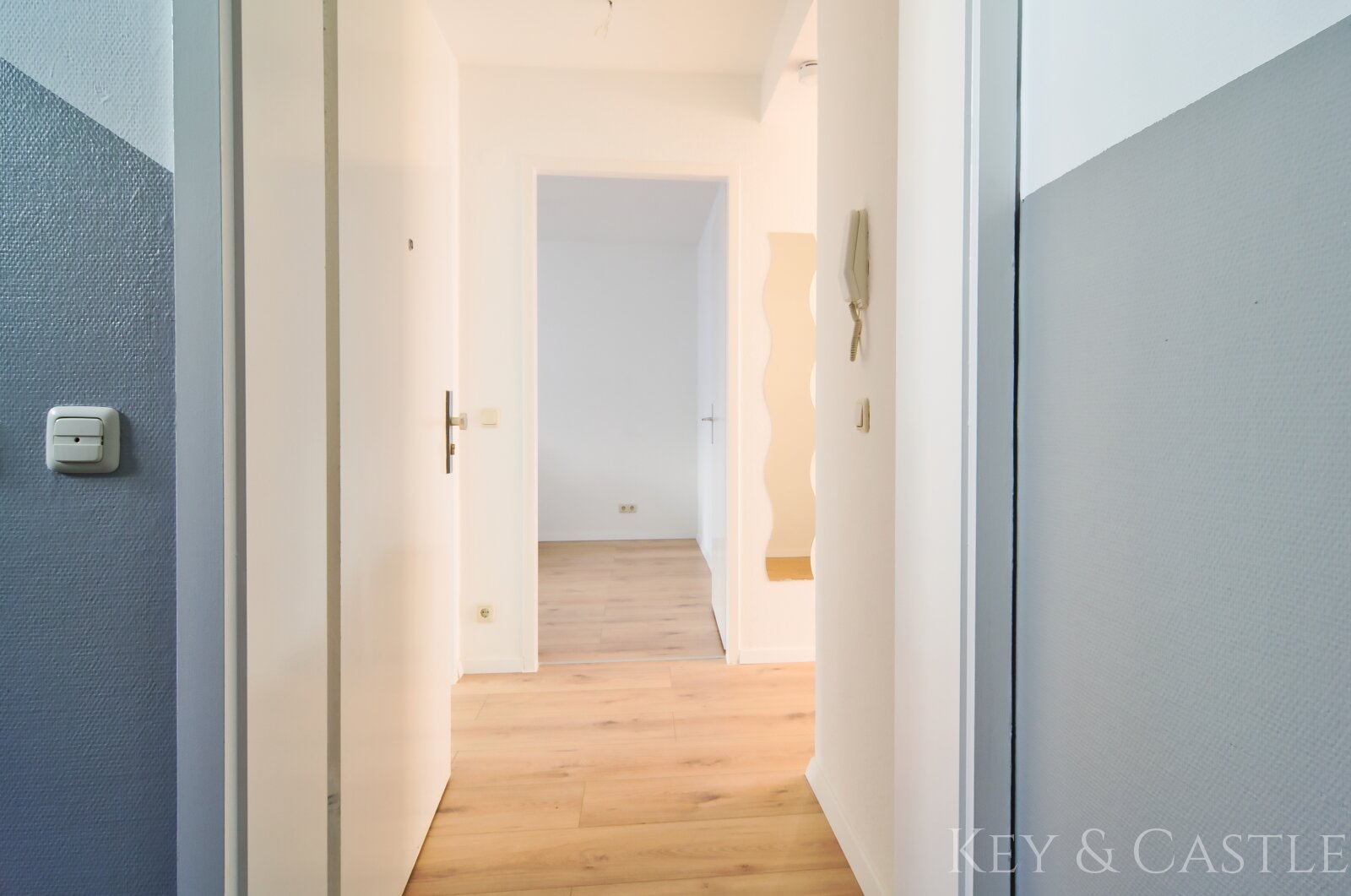 Lichtdurchflutetes Wohnglück: 3 Zimmer mit Balkon in Neukölln