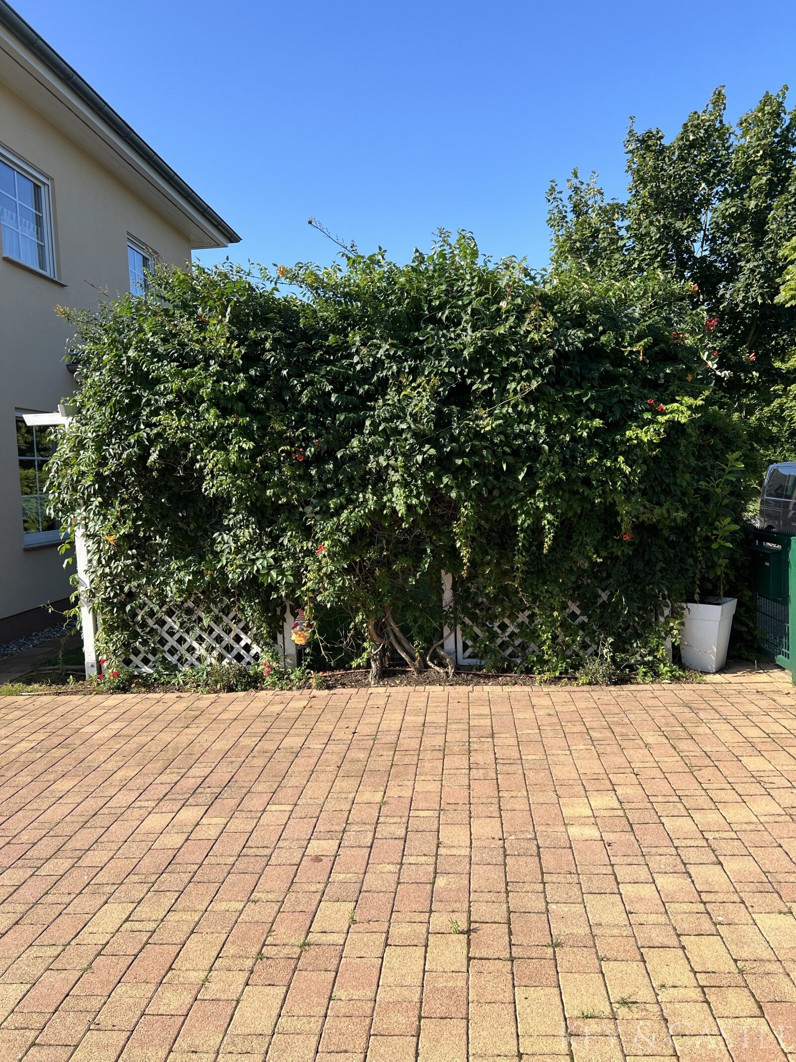 Design trifft Lebensqualität – Architektenhaus mit Gartenidylle und großzügigem Außenbereich“
