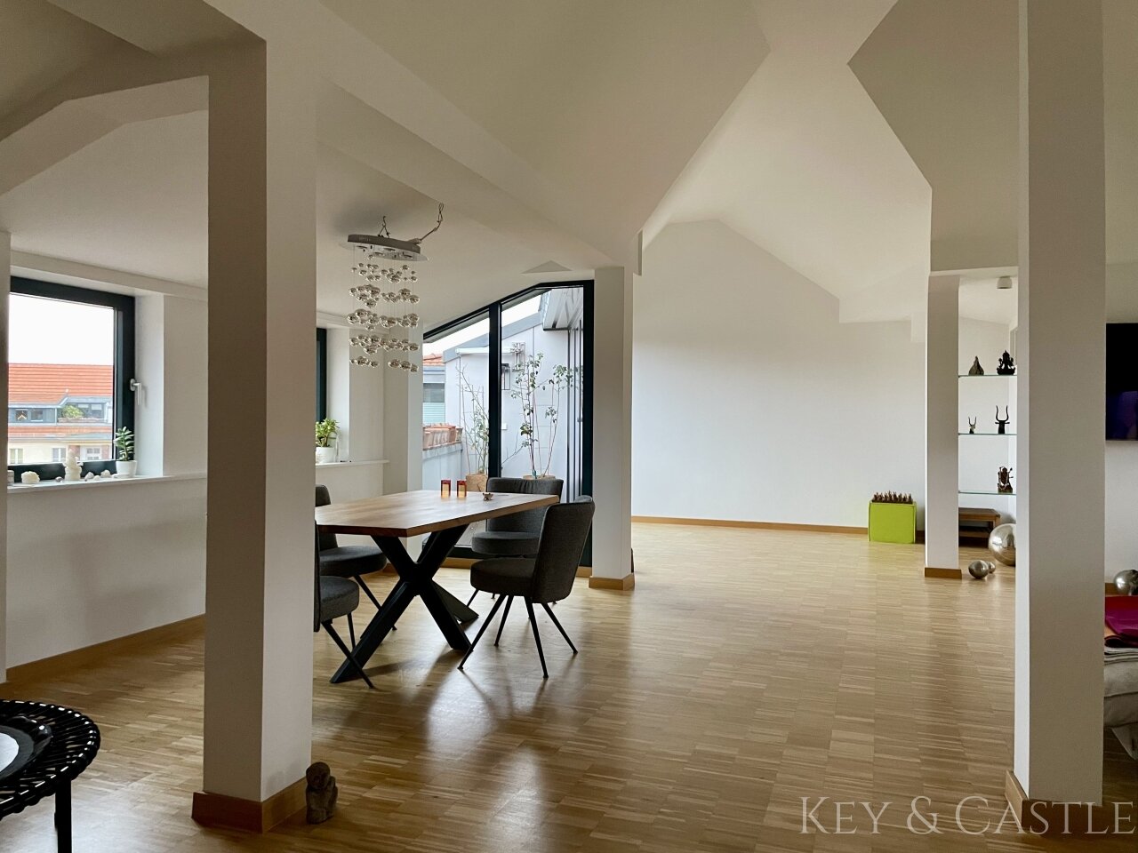Essbereich im Wohnzimmer (Dachgeschoss)