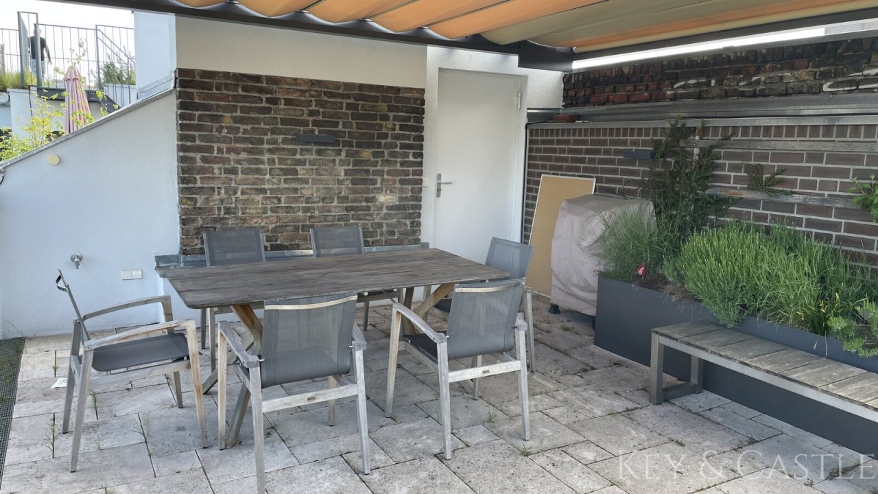 Terrasse (überdachter Essbereich) Terrasse (überdachter Essbereich)