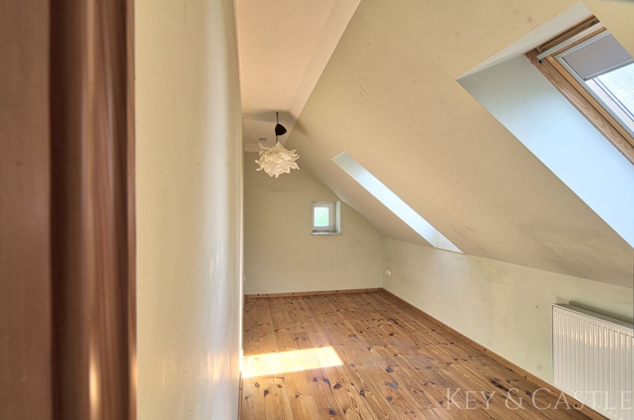 Kinderzimmer/ Büro Kinderzimmer/ Büro