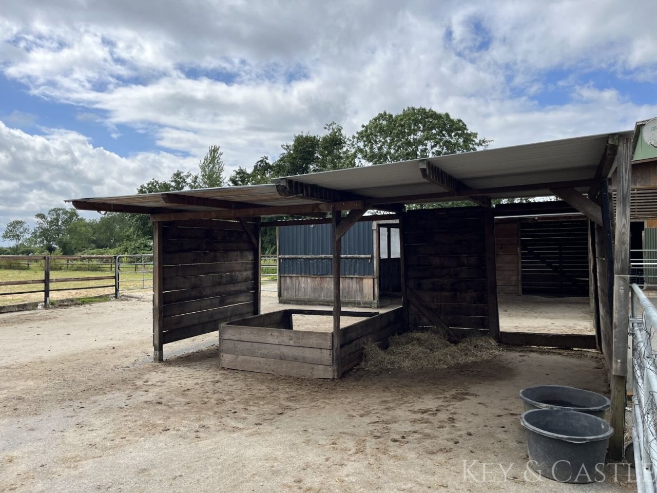 Matschfreier Paddock/Offenstall Matschfreier Paddock/Offenstall