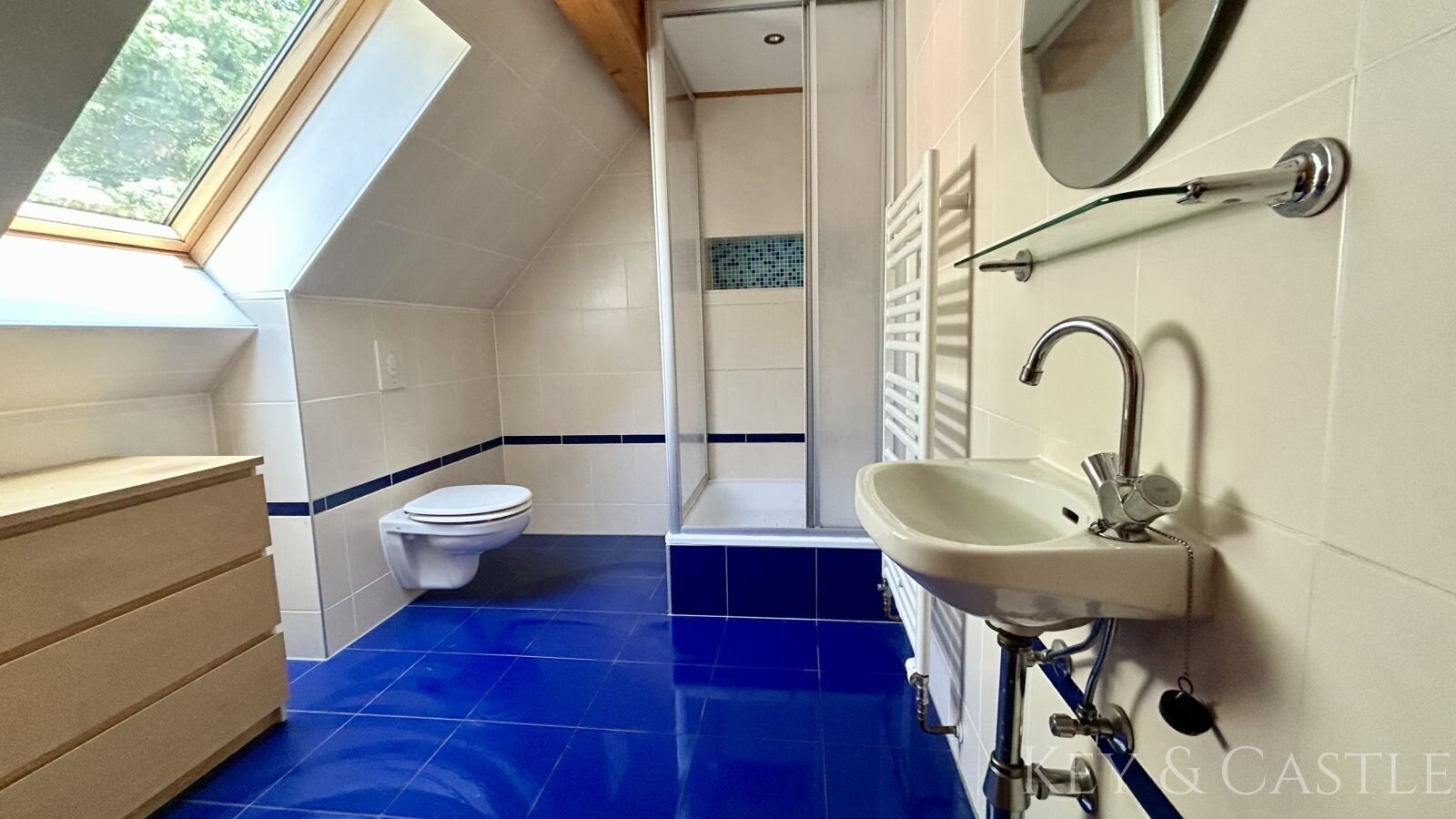 Badezimmer OG. Badezimmer OG.