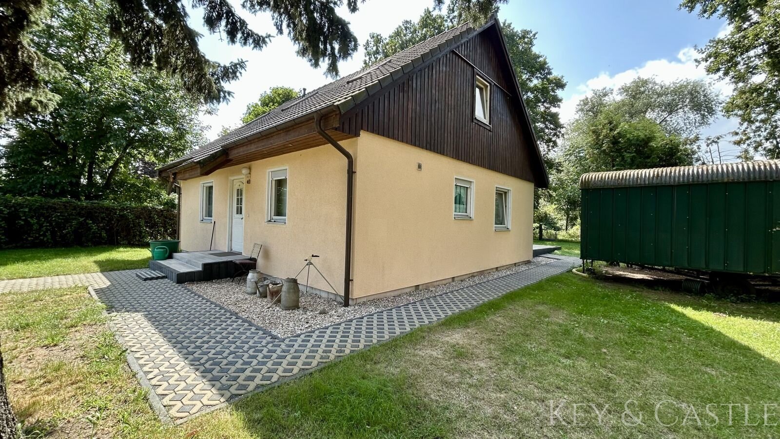 Hausansicht seitlich Hausansicht seitlich