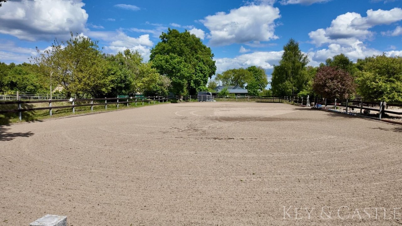 Dressurplatz (20mx 60m)