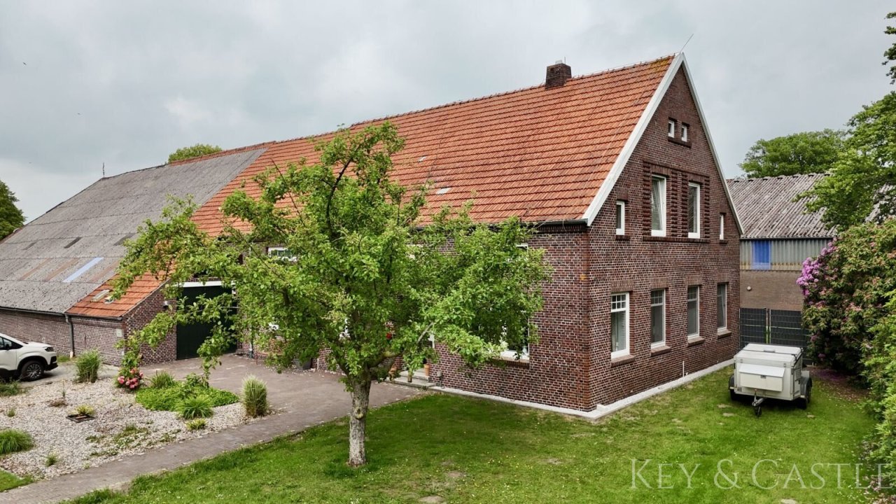 Wohnhaus seitliche Ansicht  Wohnhaus seitliche Ansicht