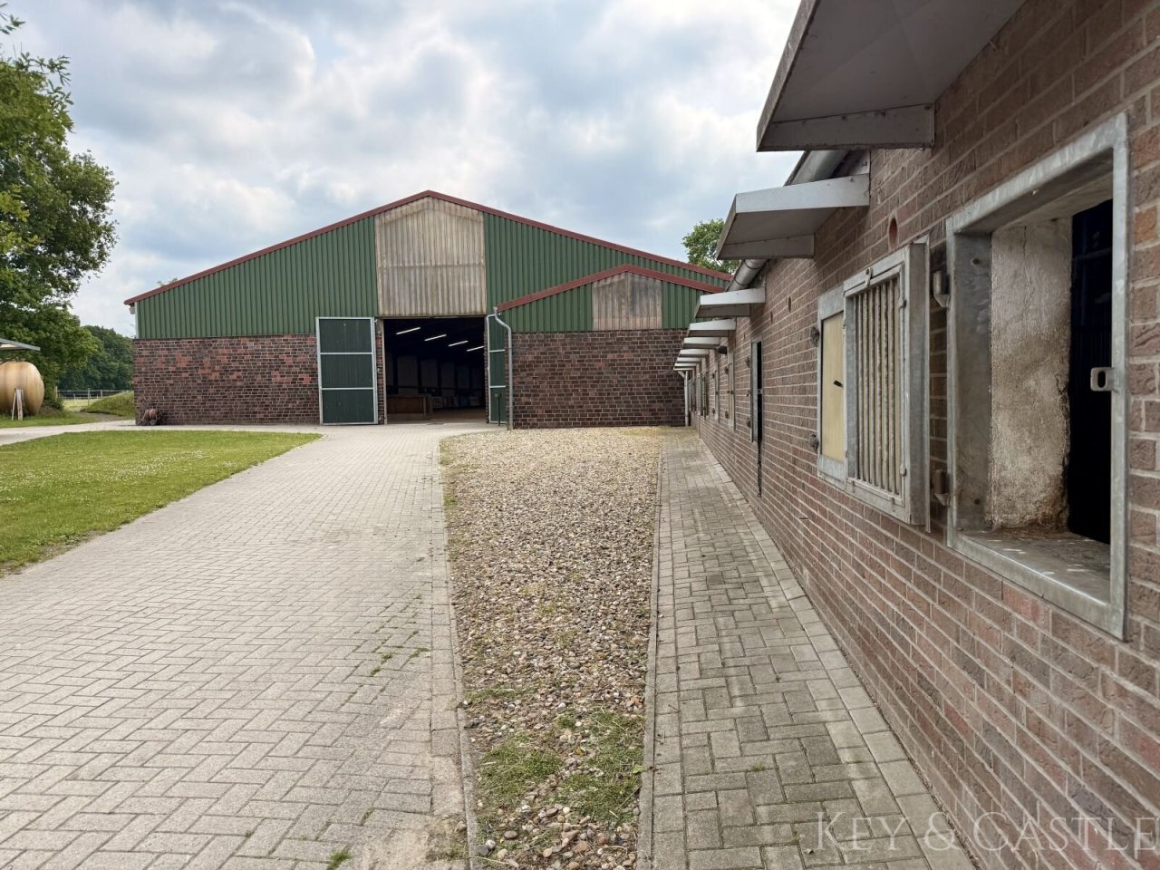 rechts Fenster der Innenboxen  rechts Fenster der Innenboxen